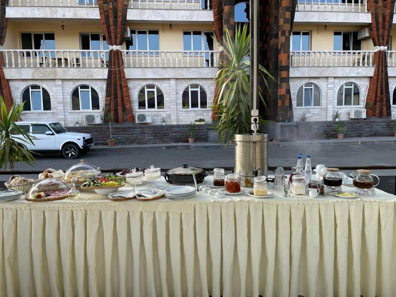 Grand Hotel Kapan, Armenia Esterno foto
